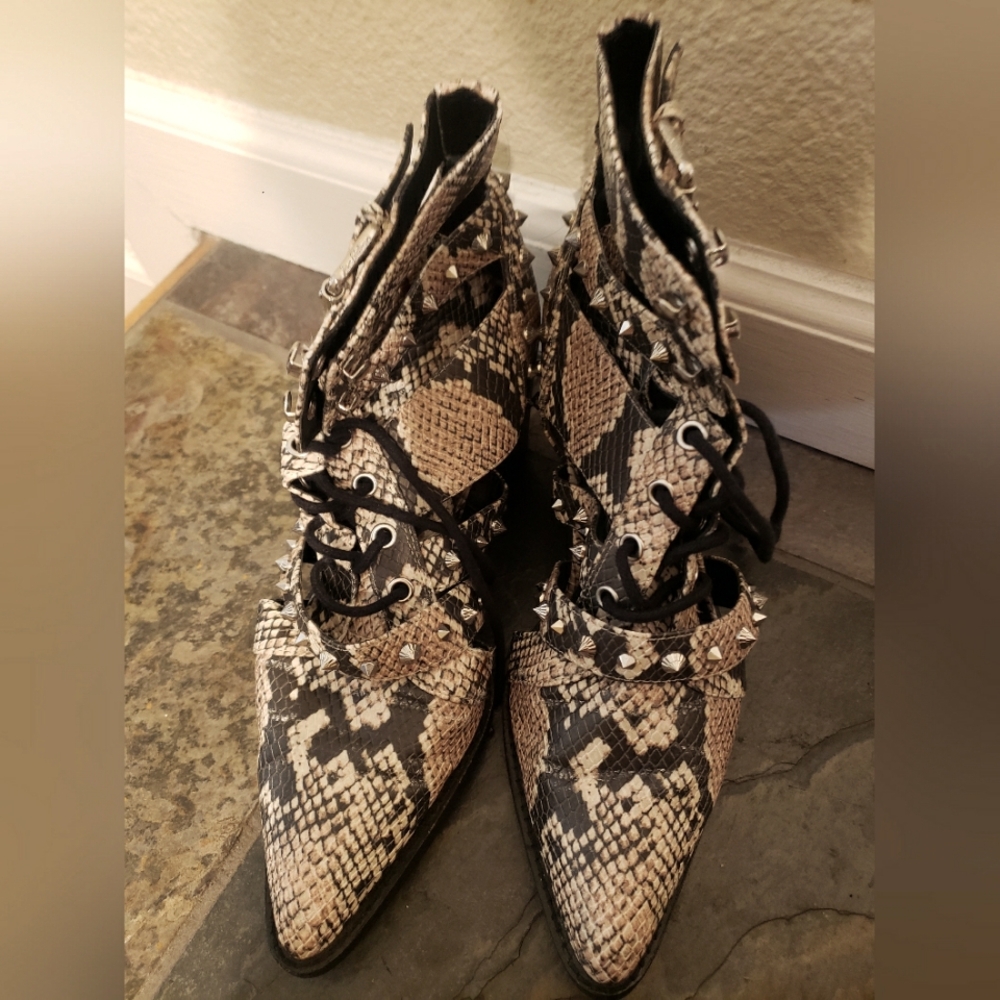 Women's Snakeskin Lace-Up Ankle Boots